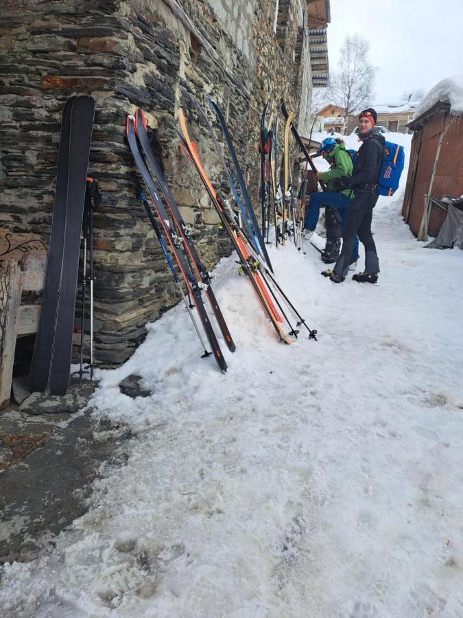 Chvibiani Guesthouse & Bar Ushguli Bagian luar foto