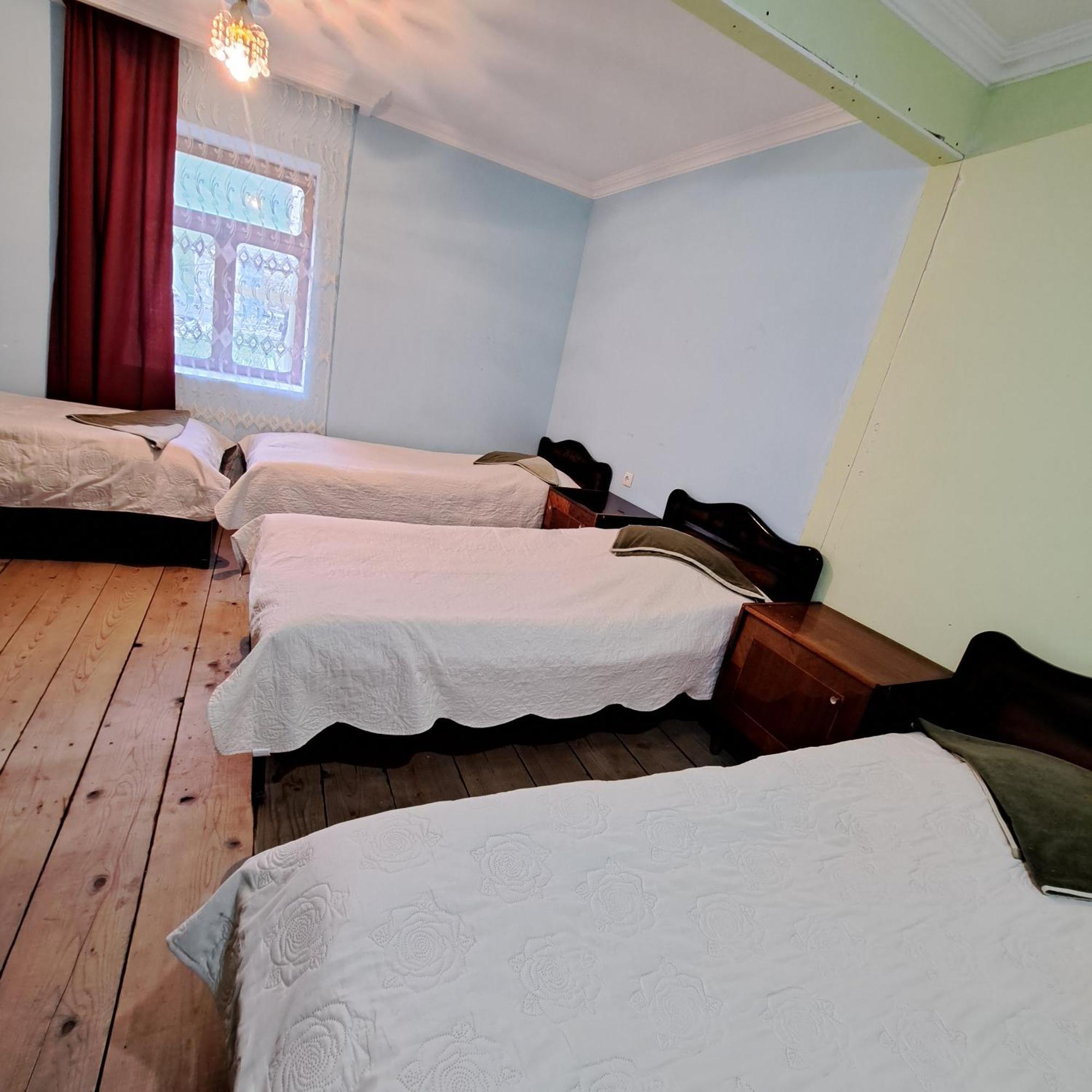 Chvibiani Guesthouse & Bar Ushguli Ruang foto